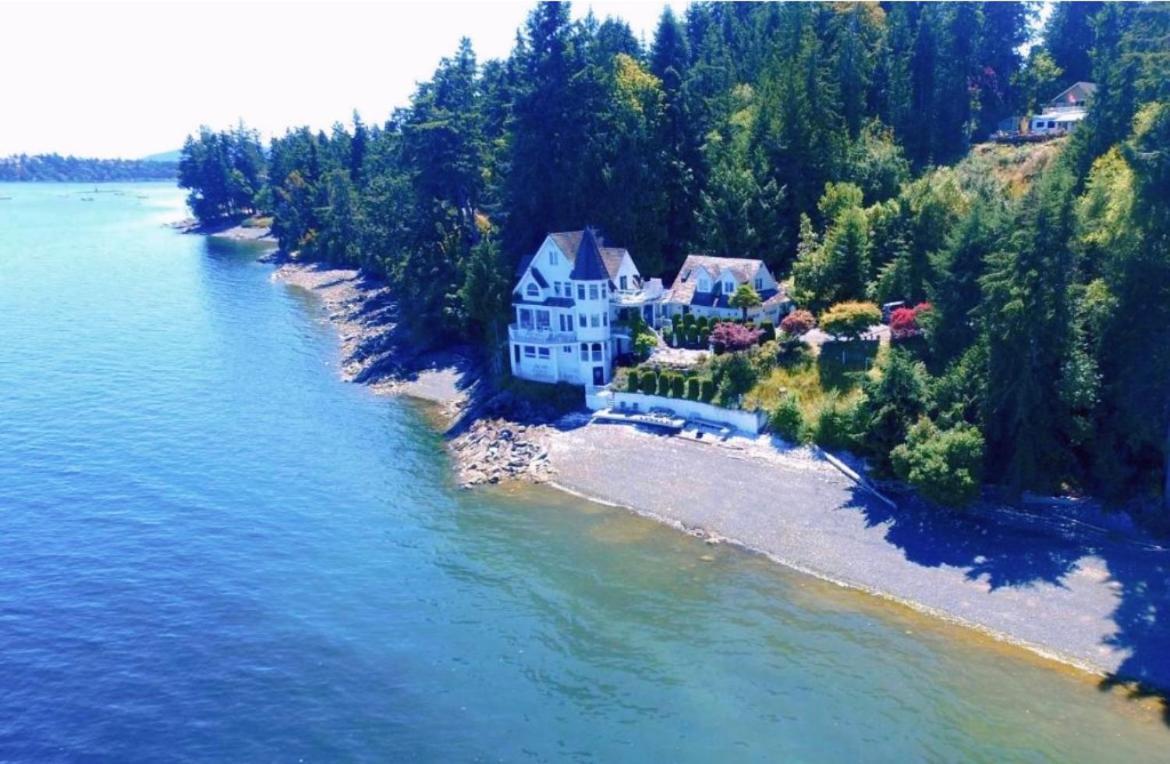 Walkon Waterfront Castle Cove Inn Chemainus Exterior foto